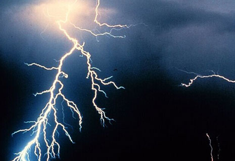 暴雨雷電來(lái)襲 安防監(jiān)控設(shè)備怎樣抵御？